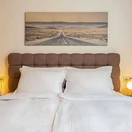 Downtown Modern With Balcony By Flat Mаnager Appartement *