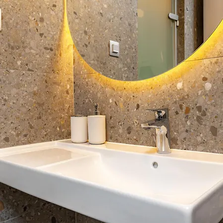 Appartement Downtown Modern With Balcony By Flat Mаnager *