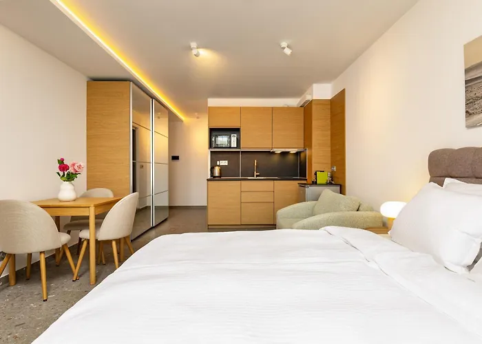 Downtown Modern With Balcony By Flat Mаnager *