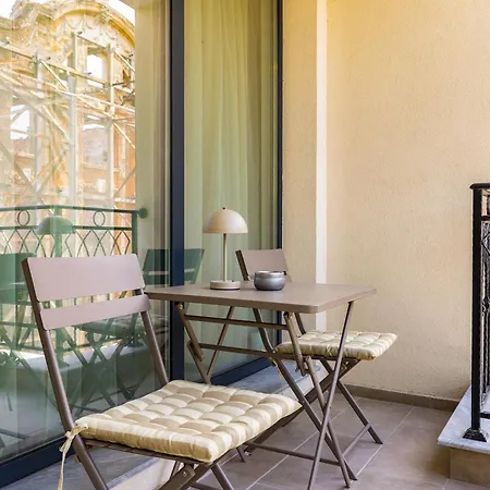 Downtown Modern With Balcony By Flat Mаnager Apartment *